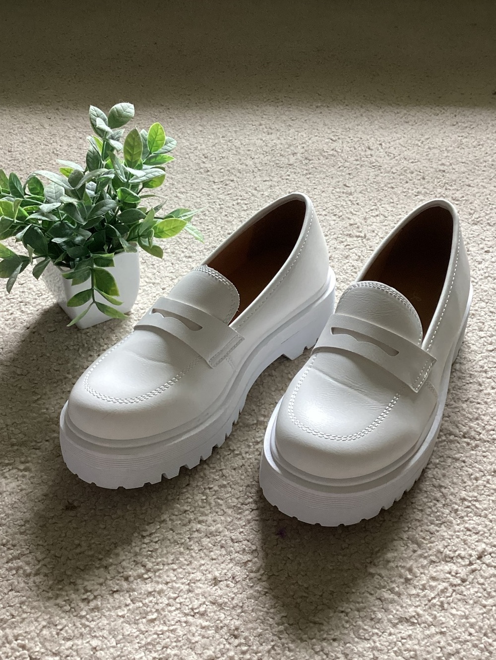 Qupid White Penny Loafer Chunky Platform Shoes Size 8 - Picture 3 of 10